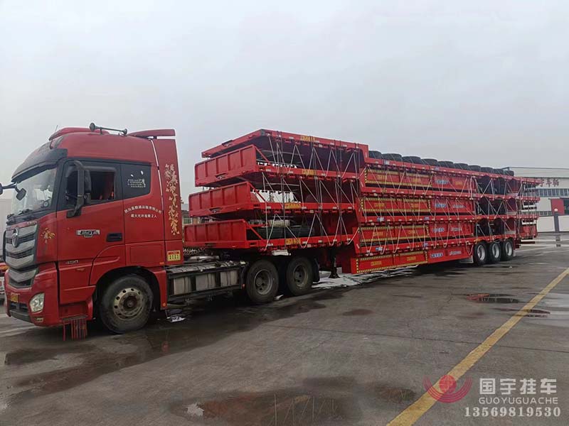 低平板半掛車(chē):物流業(yè)的重要角色